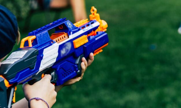 Tipy na hračky pro kluky aneb vyznejte se v dětských pistolkách