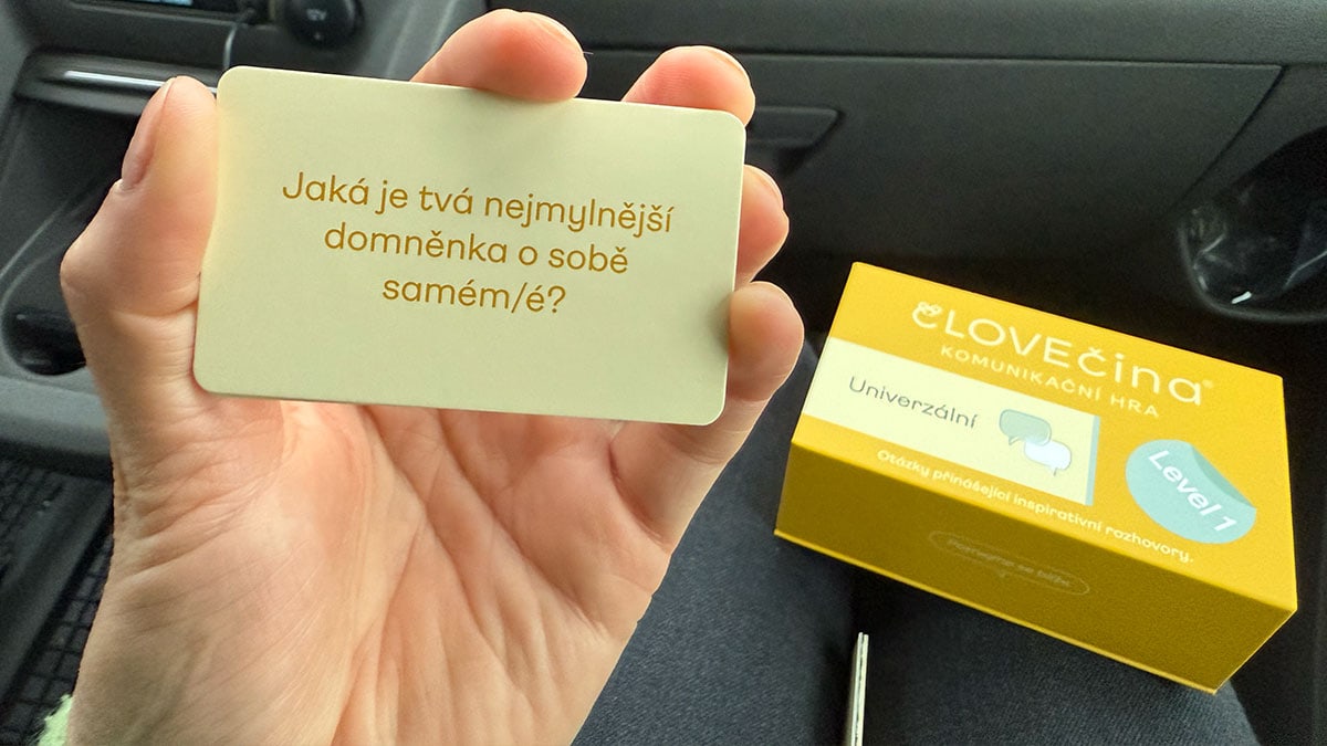 čLOVEčina univerzální - komunikační hra pro přátele - recenze