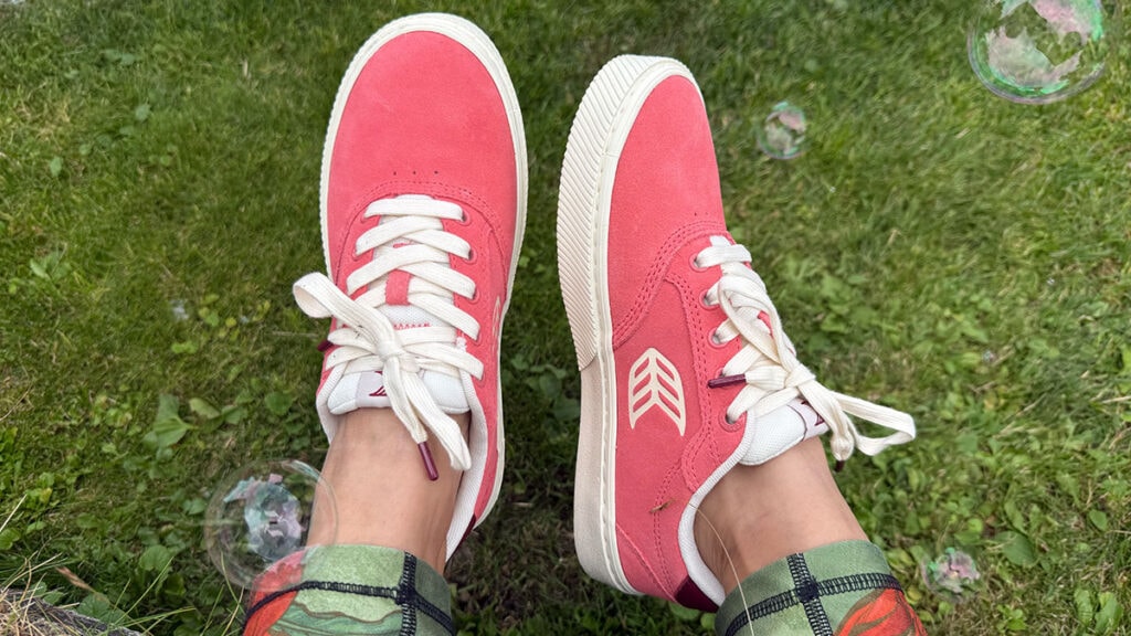 Testovaný model Cariuma Naioca Watermelon Suede s vulkanizovanou podrážkou